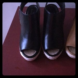 Black wedge peep toe sandel